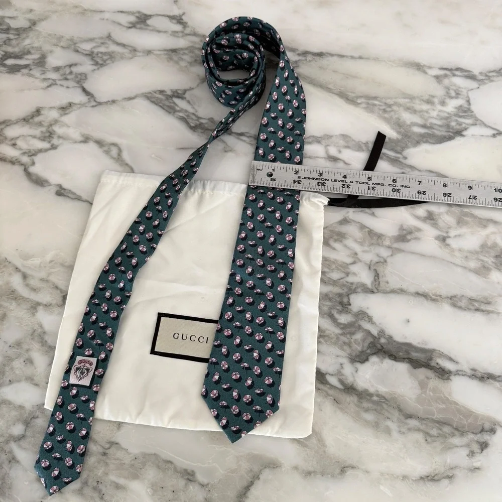 Gucci Necktie Tie 100% Silk Green Umbrella Pattern 3.2 inches New
